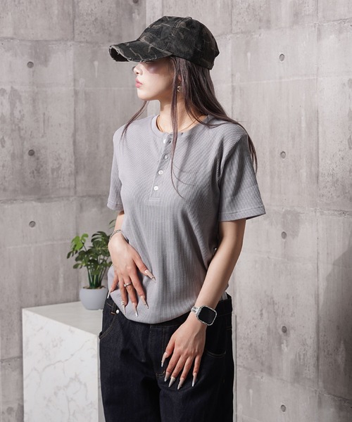 1111clothing(ワンフォークロージング)の「レギュラーフィット サーマル ヘンリーネック Tee / Regular Fit Thermal Henley Neck Tee(Tシャツ/カットソー・メンズ・グレー/カーキ/ブラック/ネイビー・L/M/XL)」の18枚目の写真