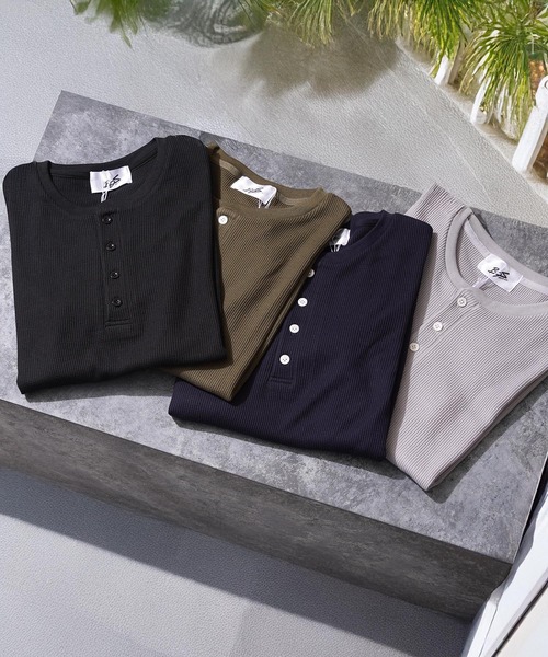 1111clothing(ワンフォークロージング)の「レギュラーフィット サーマル ヘンリーネック Tee / Regular Fit Thermal Henley Neck Tee(Tシャツ/カットソー・メンズ・グレー/カーキ/ブラック/ネイビー・L/M/XL)」の9枚目の写真