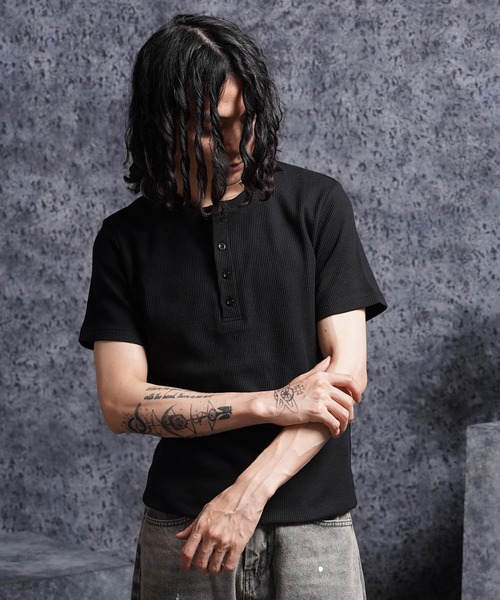 1111clothing(ワンフォークロージング)の「レギュラーフィット サーマル ヘンリーネック Tee / Regular Fit Thermal Henley Neck Tee(Tシャツ/カットソー・メンズ・グレー/カーキ/ブラック/ネイビー・L/M/XL)」の11枚目の写真