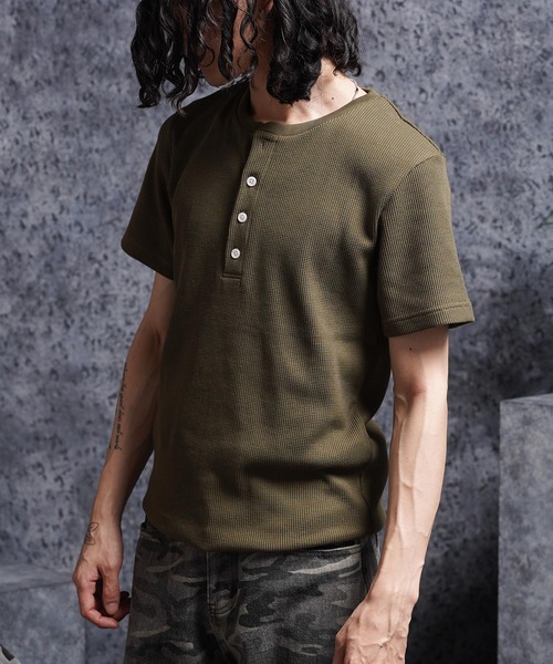 1111clothing(ワンフォークロージング)の「レギュラーフィット サーマル ヘンリーネック Tee / Regular Fit Thermal Henley Neck Tee(Tシャツ/カットソー・メンズ・グレー/カーキ/ブラック/ネイビー・L/M/XL)」の7枚目の写真