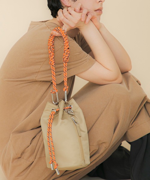 【希少・手織り】モロッコ製 ベルベルラグ／ハンドメイド・未使用 ル ベルニ LE VERNIS Paracord handle mesh bag （ブラウン雑材