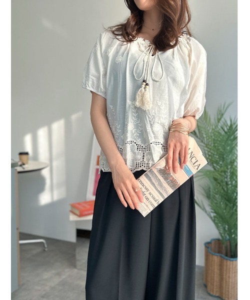 fifth（フィフス）の「キーネックレース5分袖ブラウス（シャツ/ブラウス・レディース・ライトベージュ/ホワイト・M）」の3枚目の写真