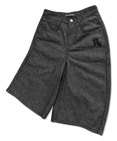 DAMISH(ダミシュ)の「ノンフェイドストライプバミューダパンツ_ブラック(その他パンツ・レディース・ブラック・SMALL/MEDIUM/LARGE)」の2枚目の写真
