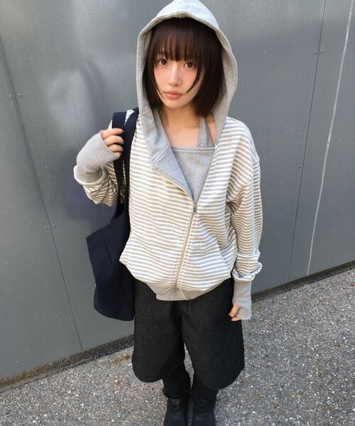 DAMISH(ダミシュ)の「ノンフェイドストライプバミューダパンツ_ブラック(その他パンツ・レディース・ブラック・SMALL/MEDIUM/LARGE)」の3枚目の写真