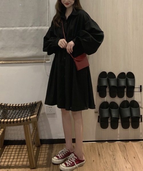 Jayro(ジャイロ)の「ウエストマークシャツワンピース(ワンピース・レディース・ブラック/ホワイト・FREE)」の4枚目の写真