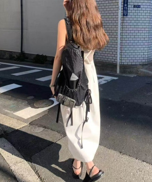 YUGA(ユーガ)の「YUGA_YGMC Korean-style Denim overall dress(ワンピース・レディース・ブラック/ホワイト・FREE)」の7枚目の写真