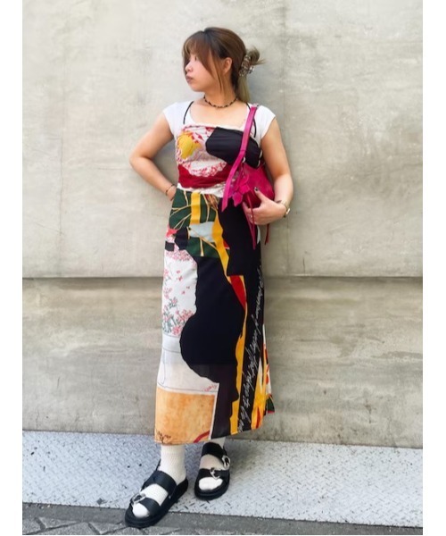 Desigual（デシグアル）の「アブストラクトアートキャミロングワンピース【2026-2027年秋冬新作】（ワンピース・レディース・ブラック・XS/S/M/L/XL）」の3枚目の写真