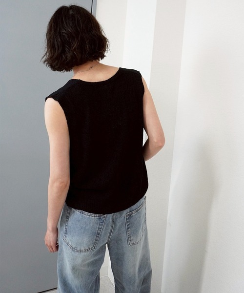 gossara(ゴサラ)の「【大人のレイヤードスタイルに】Vネックニットベスト(ベスト・レディース・ブラック/ベージュ/アイボリー・FREE)」の13枚目の写真