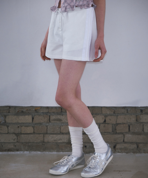 ROSEFRANTZ（ロゼフランツ）の「Lace Track Shorts [White]（その他パンツ・レディース・ホワイト・SMALL/MEDIUM）」の3枚目の写真