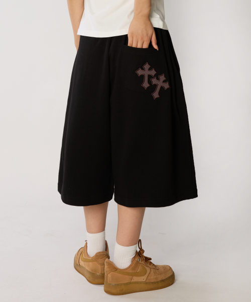 bounDary（バウンダリー）の「ツーピンタックツインクロスバミューダショートパンツ[ブラック]（その他パンツ・レディース・その他・X-LARGE/LARGE）」の2枚目の写真