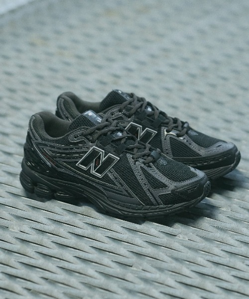 NEW BALANCE(ニューバランス)の「1906R U19069L0(スニーカー・メンズ・ブラック・26.0cm/25.0cm/24.0cm/23.0cm/30.0cm/28.5cm/27.5cm/26.5cm/25.5cm/24.5cm/23.5cm/22.5cm/29.0cm/28.0cm/27.0cm)」の2枚目の写真