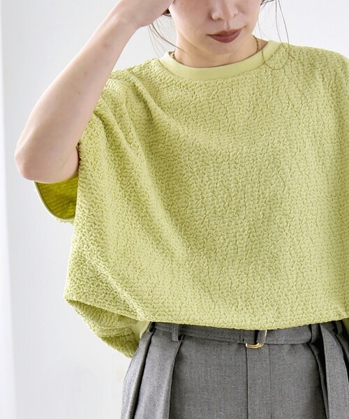 quaranciel(カランシエル)の「quaranciel:〈洗濯機可能〉カットジャカード ルーズ フレンチスリーブ プルオーバー(Tシャツ/カットソー・レディース・オフホワイト/ライトグリーン/ブラック・ONE SIZE)」の1枚目の写真