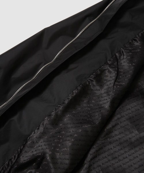 Acne Studios(アクネストゥディオズ)の「RW-MN-OUTW000051(その他アウター・メンズ・ブラック/ライラック・46)」の5枚目の写真