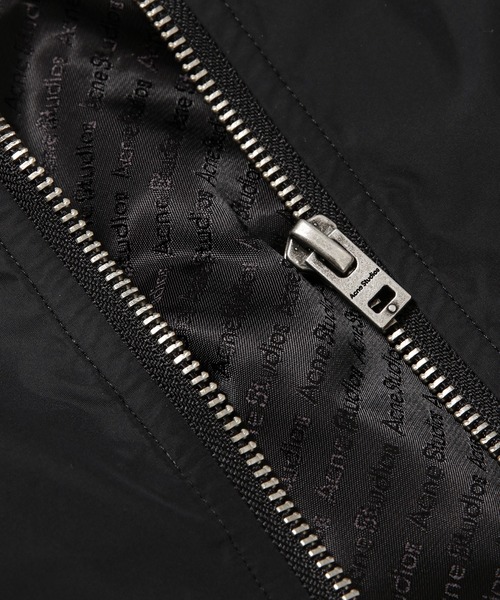 Acne Studios(アクネストゥディオズ)の「RW-MN-OUTW000051(その他アウター・メンズ・ブラック/ライラック・46)」の6枚目の写真