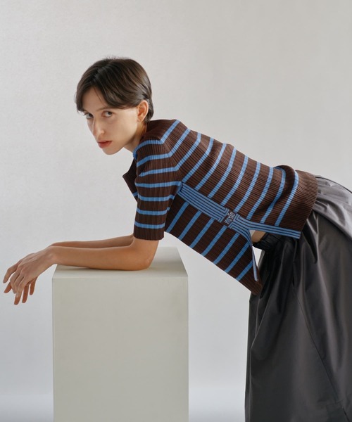 LANVIN en Bleu(ランバンオンブルー)の「ボーダーリブニット(ニット/セーター・レディース・ブラウン/オフホワイト/ネイビー・38)」の3枚目の写真