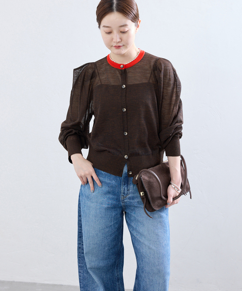IENA(イエナ)の「LOWER/ローヴァー 18G Tucked power shoulder ニット LW-77(カーディガン/ボレロ・レディース・ネイビー/ブラウン・FREE)」の8枚目の写真