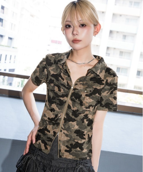 GORGE(ゴージ)の「《ラメ加工・フロントシャーリング》ダブルジップカットソー/Y2K×ギャル/春夏秋/全3色(Tシャツ/カットソー・レディース・ブラック/オフホワイト/グリーン・F)」の3枚目の写真