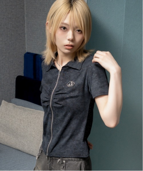 GORGE(ゴージ)の「《ラメ加工・フロントシャーリング》ダブルジップカットソー/Y2K×ギャル/春夏秋/全3色(Tシャツ/カットソー・レディース・ブラック/オフホワイト/グリーン・F)」の2枚目の写真