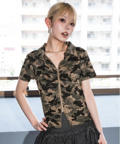 GORGE(ゴージ)の「《ラメ加工・フロントシャーリング》ダブルジップカットソー/Y2K×ギャル/春夏秋/全3色(Tシャツ/カットソー・レディース・ブラック/オフホワイト/グリーン・F)」の6枚目の写真