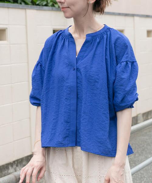 ITEMS URBANRESEARCH(アイテムズ アーバンリサーチ)の「スキッパーPEボイルシャツ(シャツ/ブラウス・レディース・オフホワイト/ブラック/ブルー/キャメル・FREE)」の1枚目の写真