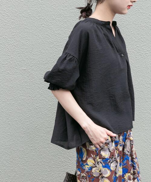 ITEMS URBANRESEARCH(アイテムズ アーバンリサーチ)の「スキッパーPEボイルシャツ(シャツ/ブラウス・レディース・オフホワイト/ブラック/ブルー/キャメル・FREE)」の3枚目の写真