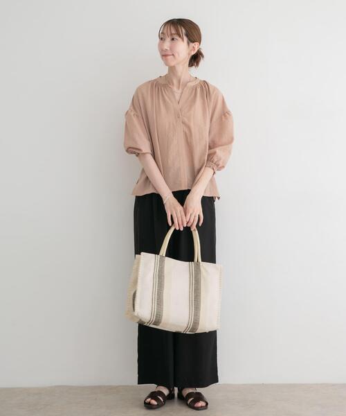 ITEMS URBANRESEARCH(アイテムズ アーバンリサーチ)の「スキッパーPEボイルシャツ(シャツ/ブラウス・レディース・オフホワイト/ブラック/ブルー/キャメル・FREE)」の9枚目の写真