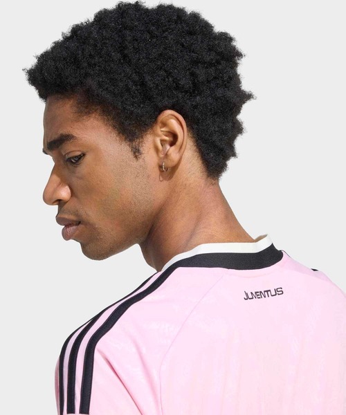 adidas（アディダス）の「ユベントス 26/27 アウェイ ユニフォーム / アディダス adidas（Tシャツ/カットソー・メンズ・ピンク・LARGE/XXX-LARGE/XX-LARGE/X-LARGE/SMALL/MEDIUM）」の2枚目の写真