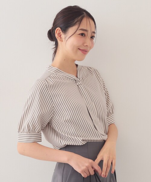 index(インデックス)の「ジョーゼットボウタイブラウス【洗濯機OK】(シャツ/ブラウス・レディース・ベージュ系その他6/ライトブルー/オフホワイト・40/38/36)」の13枚目の写真