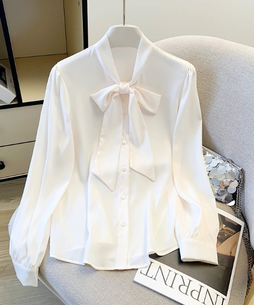 LUCPY(ラクピー)の「ビッグリボンボウタイブラウス(シャツ/ブラウス・レディース・ホワイト/ピンク・SMALL/MEDIUM/LARGE/X-LARGE)」の1枚目の写真