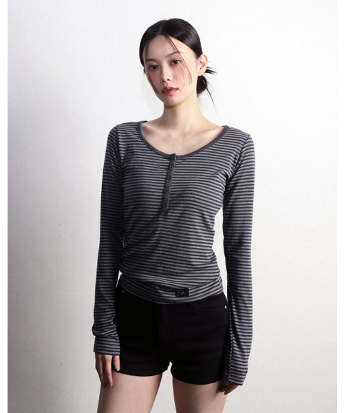 MAGORENSEOUL(マゴレンソウル)の「ヘンリーネックロングスリーブストライプチャコール(Tシャツ/カットソー・レディース・その他・FREE)」の1枚目の写真