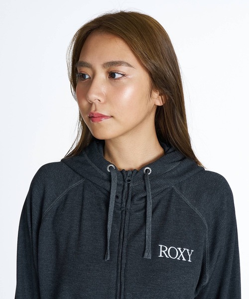 ROXY（ロキシー）の「ROXY FITNESS GENTLE FLOW HOODIE コラーゲン・アミノ酸配合 モイストジップフーディ パーカー 【2026年秋冬モデル】/ロキシーフーディー（パーカー・レディース・カモフラージュ/オフホワイト/ブラック系その他・SMALL/MEDIUM/LARGE）」の10枚目の写真