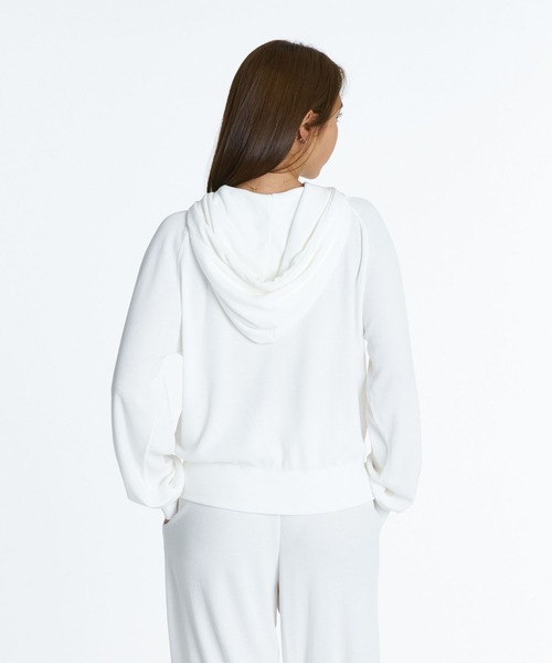 ROXY（ロキシー）の「ROXY FITNESS GENTLE FLOW HOODIE コラーゲン・アミノ酸配合 モイストジップフーディ パーカー 【2026年秋冬モデル】/ロキシーフーディー（パーカー・レディース・カモフラージュ/オフホワイト/ブラック系その他・SMALL/MEDIUM/LARGE）」の5枚目の写真