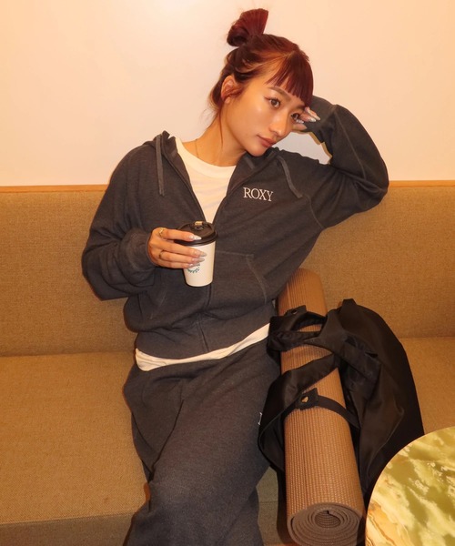 ROXY（ロキシー）の「ROXY FITNESS GENTLE FLOW HOODIE コラーゲン・アミノ酸配合 モイストジップフーディ パーカー 【2026年秋冬モデル】/ロキシーフーディー（パーカー・レディース・カモフラージュ/オフホワイト/ブラック系その他・SMALL/MEDIUM/LARGE）」の6枚目の写真