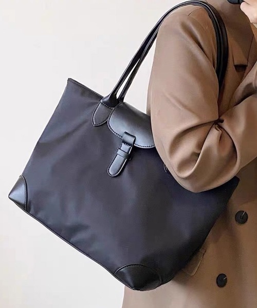 ReRe（リリ）の「フラップポケットナイロン調大容量トートバッグ（トートバッグ・レディース・ブラック/ダークブラウン/カーキ・FREE）」の15枚目の写真