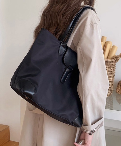 ReRe（リリ）の「フラップポケットナイロン調大容量トートバッグ（トートバッグ・レディース・ブラック/ダークブラウン/カーキ・FREE）」の8枚目の写真