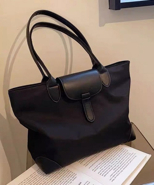 ReRe（リリ）の「フラップポケットナイロン調大容量トートバッグ（トートバッグ・レディース・ブラック/ダークブラウン/カーキ・FREE）」の9枚目の写真