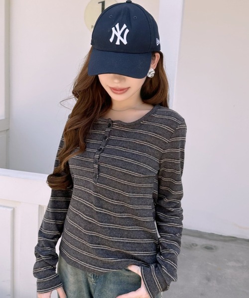Ada.（エイダ）の「マルチボーダー ヘンリーネック カットソー（Tシャツ/カットソー・レディース・ブルー/イエロー/ボルドー/グレー・FREE）」の2枚目の写真
