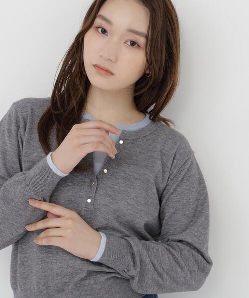 NATURAL BEAUTY BASIC(ナチュラルビューティーベーシック)の「ヘンリーネックレイヤードニット(ニット/セーター・レディース・イエロー系その他/ブラウン系その他/グレー系その他・FREE)」の1枚目の写真