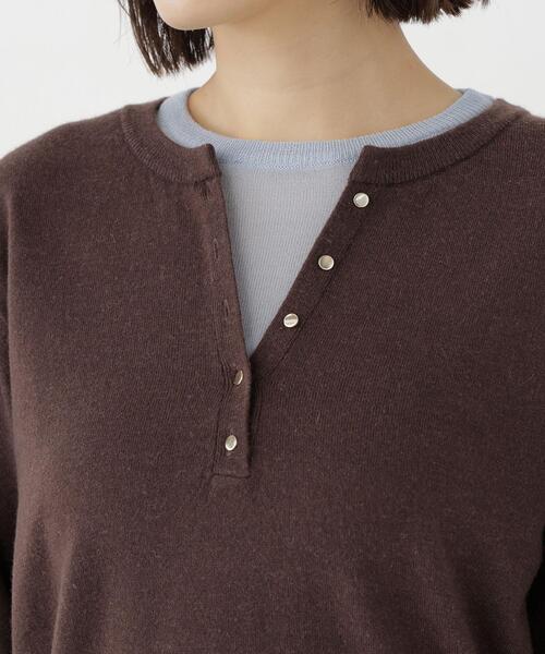 NATURAL BEAUTY BASIC(ナチュラルビューティーベーシック)の「ヘンリーネックレイヤードニット(ニット/セーター・レディース・イエロー系その他/ブラウン系その他/グレー系その他・FREE)」の21枚目の写真