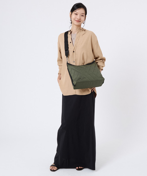 LeSportsac（レスポートサック）の「MEDIUM ZIP SHOULDER ミッドナイトフォレスト（ショルダーバッグ・レディース・グリーン・FREE）」の3枚目の写真