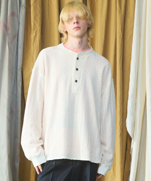 MAISON SPECIAL(メゾンスペシャル)の「《UNISEX》コットンバルファレースプライムオーバーヘンリーネックロングスリーブニットTシャツ/Cotton Barfu Lace Prime-Over Henley Neck Long Sleeve Knit T-shirt【MAISON SPECIAL/メゾンスペシャル】(Tシャツ/カットソー・メンズ・ブラック/アイボリー/オレンジ・1/0/2)」の2枚目の写真