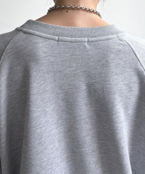 DouDou(ドゥドゥ)の「【WEB限定】ラグランワイドロゴプルオーバー(Tシャツ/カットソー・レディース・アイボリー/ネイビー/ブラウン/グレー・FREE)」の8枚目の写真