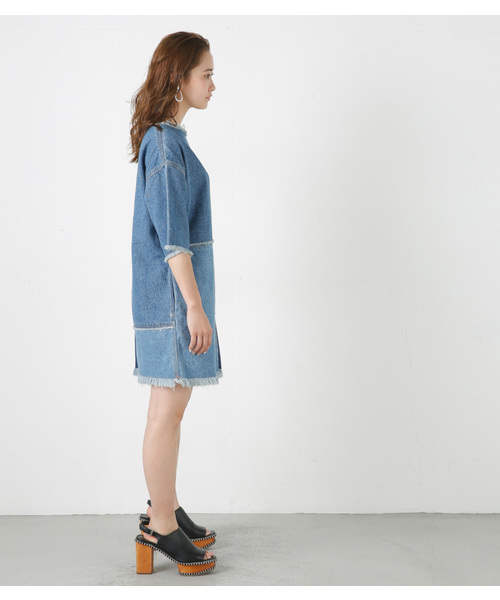 MOUSSY(マウジー)の「PATCH DENIM OP(ワンピース・レディース・ブルー・FREE)」の3枚目の写真