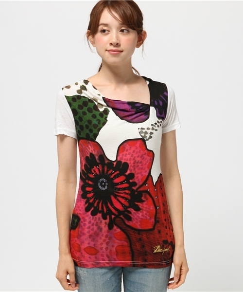 Desigual（デシグアル）の「「Desigual/デシグアル」Tシャツ（Tシャツ/カットソー・レディース・ホワイト/ブラック・MEDIUM/SMALL/LARGE/X-LARGE）」の3枚目の写真