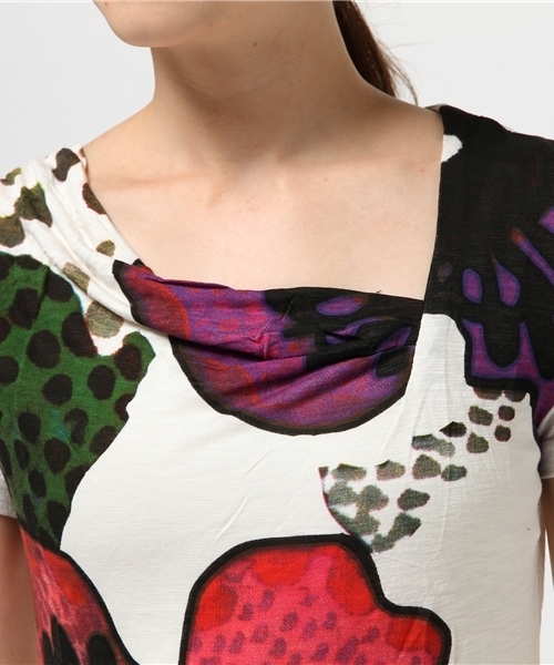 Desigual（デシグアル）の「「Desigual/デシグアル」Tシャツ（Tシャツ/カットソー・レディース・ホワイト/ブラック・MEDIUM/SMALL/LARGE/X-LARGE）」の6枚目の写真