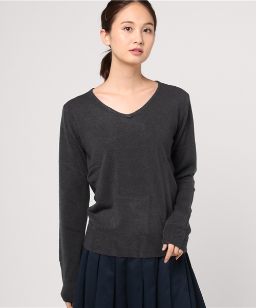 KOBE LETTUCE（コウベレタス）の「おうちで洗えるカシミアタッチニットトップス（ニット/セーター・レディース・ブラウン/モスグリーン/ダークブルー/バーガンディー/ダークグレー/グリーン系その他/ピンク系その他/ブルー系その他/グレー系その他/レッド系その他/テラコッタ/ロイヤルブルー/ブルー系その他3/グレー/ダークネイビー/ピンク系その他3/レッド系その他2/アイボリー/ダークカーキ/ブルー系その他2/ピンク系その他5/イエロー/グレー系その他2/レッド/ブラウン系その他/ホワイト系その他2/ピンク系その他4/ブルー系その他4/キャメル/ワイン/ブラック/マスタード/イエロー系その他/グレイッシュベージュ/ブルー系その他5/ホワイト系その他/ピンクベージュ/チャコール/ピンク系その他2・FREE）」の7枚目の写真