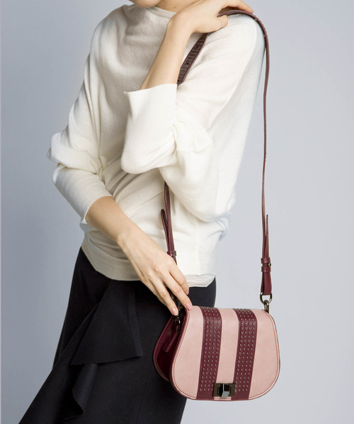 PLAIN CLOTHING（プレーンクロージング）の「フロントラインショルダーバッグ【PLAIN CLOTHING】（ショルダーバッグ・レディース・ブラック/ワイン/グリーン/グレー・FREE）」の14枚目の写真