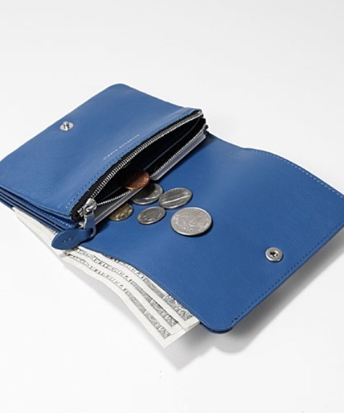 STANDARD SUPPLY（スタンダードサプライ）の「スタンダードサプライ / PAL パル / BILLFOLD FLAP WALLET ビルフォールドフラップウォレット 二つ折り財布 本革（財布・レディース・グレー/ブラック/ネイビー/ホワイト/レッド/ベージュ/イエロー/ブルー/ライトベージュ/ライトグレー/ピンク/オリーブ/ブルーグレー/ダークグリーン/グレイッシュベージュ/ダークブラウン/ダークグリーン系/コーラルピンク/カーキ/チャコールグレー/グレイッシュブルー・FREE）」の17枚目の写真
