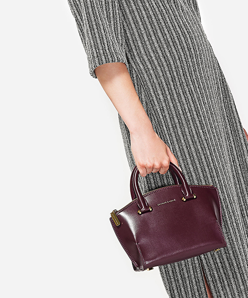 CHARLES & KEITH(チャールズ & キース)の「カーブジップハンドバッグ / CURVED ZIP HANDBAG(ハンドバッグ・レディース・プラム/レンガ/ブラック・S)」の15枚目の写真