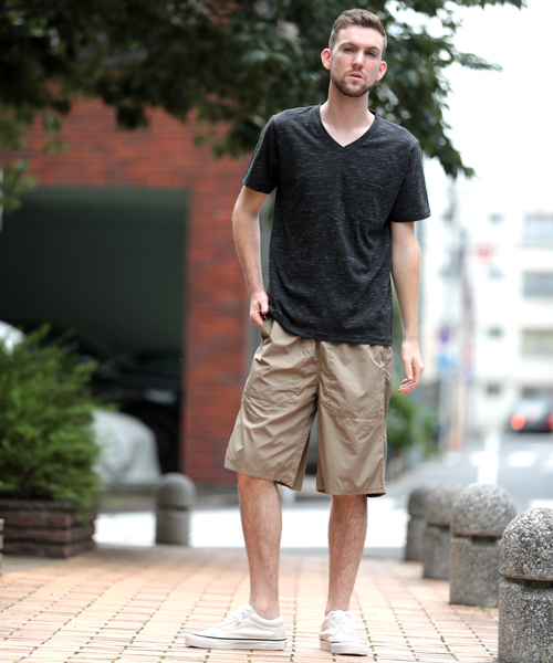 Denime(ドゥニーム)の「ダン染めVネックTシャツ(Tシャツ/カットソー・メンズ・ブルー/グリーン/レッド/ブラック/オートミール・X-LARGE/LARGE/SMALL/MEDIUM)」の14枚目の写真